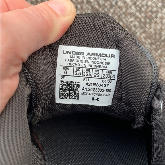 NIB Gray and Teal Under Armour Athletic Shoes - Picture 8 of 10